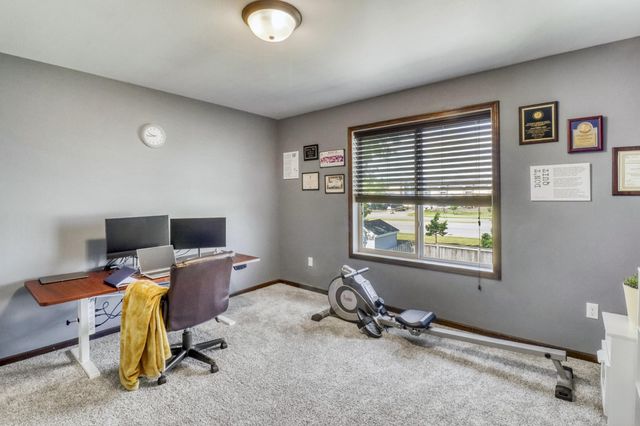 5001 44th Street S, Fargo, ND 58104