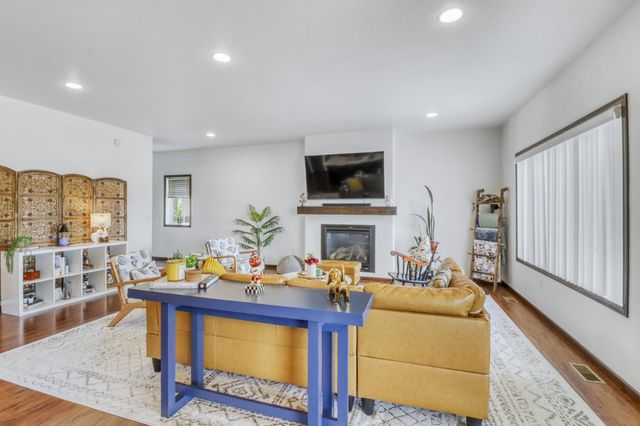 5001 44th Street S, Fargo, ND 58104