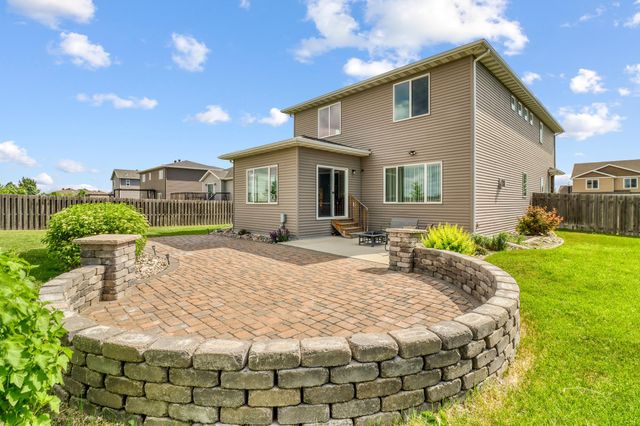 5001 44th Street S, Fargo, ND 58104
