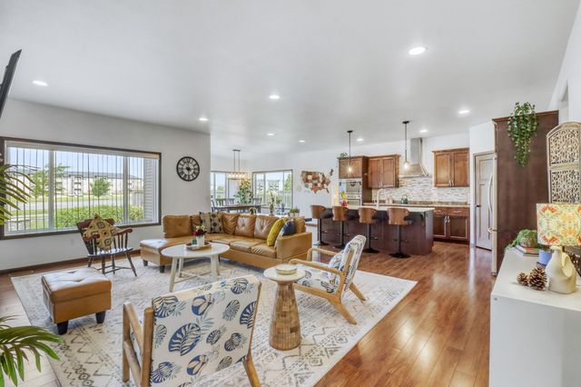 5001 44th Street S, Fargo, ND 58104