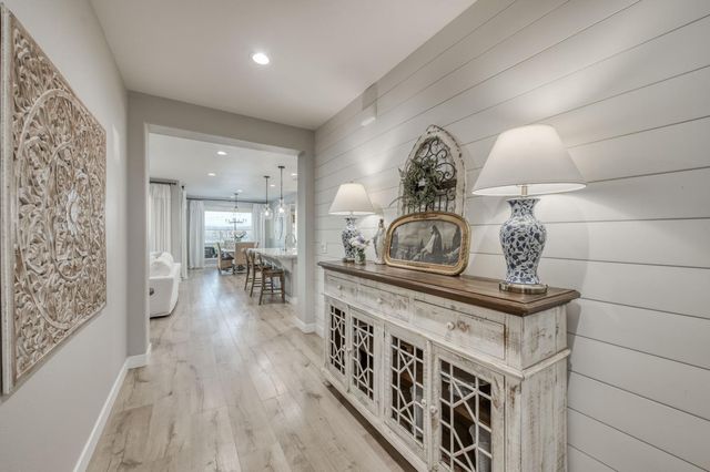 501 Overstone Avenue, Madera, CA 93636