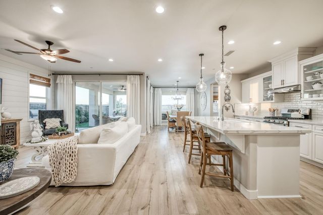501 Overstone Avenue, Madera, CA 93636