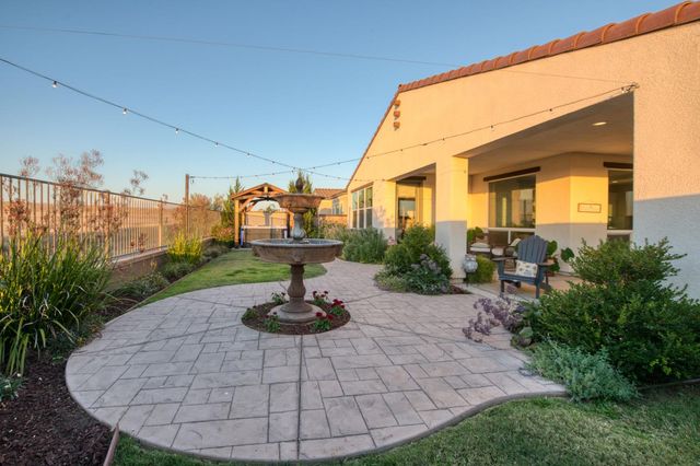501 Overstone Avenue, Madera, CA 93636