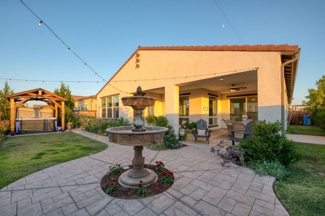 501 Overstone Avenue, Madera, CA 93636