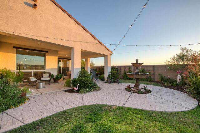 501 Overstone Avenue, Madera, CA 93636