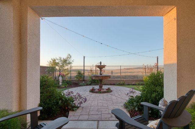 501 Overstone Avenue, Madera, CA 93636