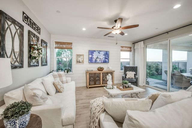 501 Overstone Avenue, Madera, CA 93636