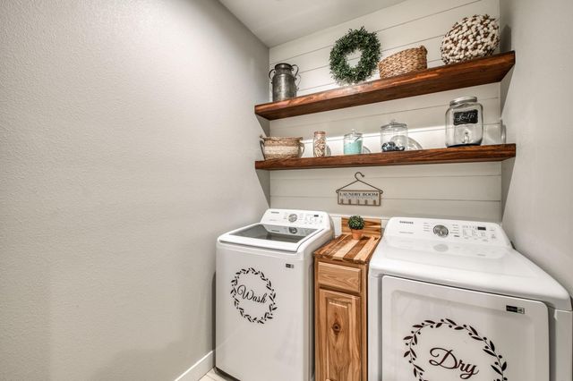 501 Overstone Avenue, Madera, CA 93636
