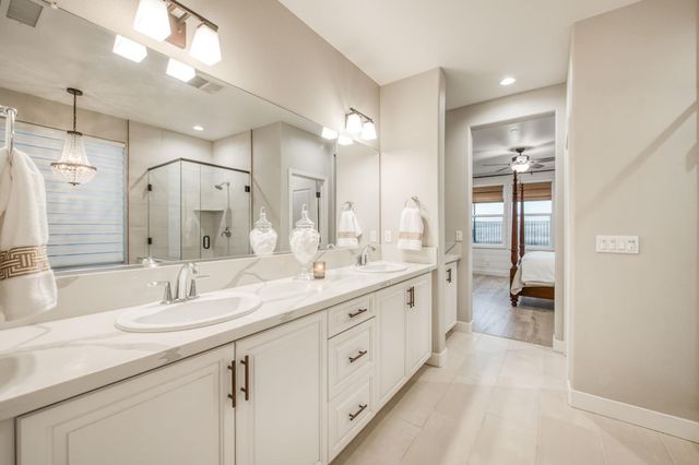501 Overstone Avenue, Madera, CA 93636