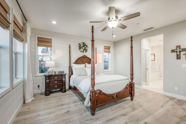 501 Overstone Avenue, Madera, CA 93636