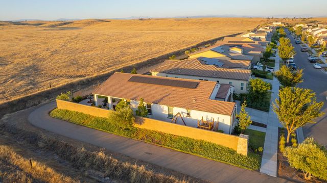 501 Overstone Avenue, Madera, CA 93636