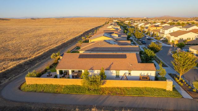 501 Overstone Avenue, Madera, CA 93636