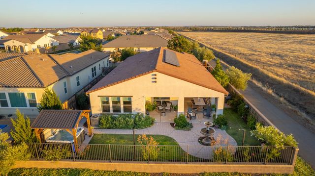 501 Overstone Avenue, Madera, CA 93636