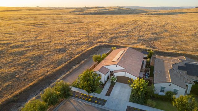 501 Overstone Avenue, Madera, CA 93636