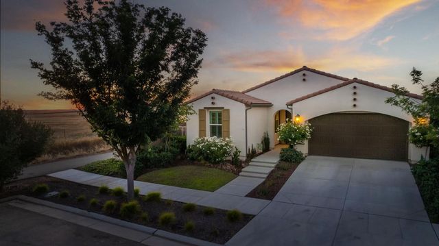 501 Overstone Avenue, Madera, CA 93636
