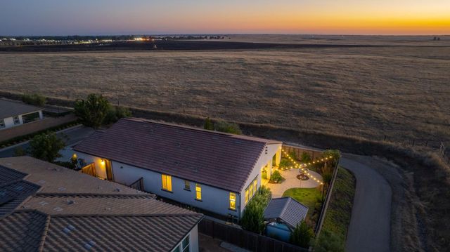 501 Overstone Avenue, Madera, CA 93636