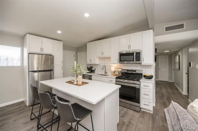 7210 Berkridge Drive, Hazelwood, MO 63042