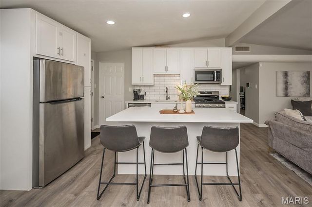 7210 Berkridge Drive, Hazelwood, MO 63042