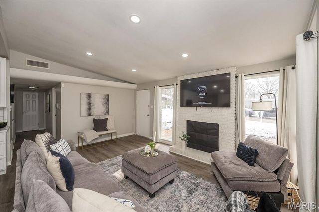 7210 Berkridge Drive, Hazelwood, MO 63042