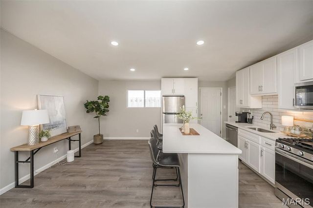 7210 Berkridge Drive, Hazelwood, MO 63042