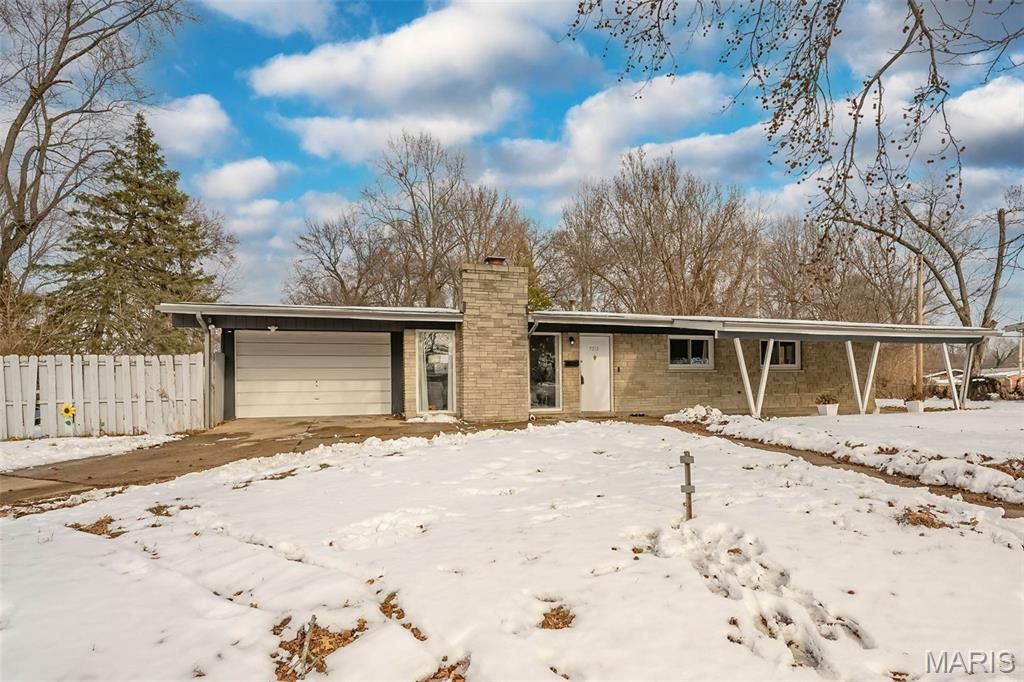 7210 Berkridge Drive, Hazelwood, MO 63042