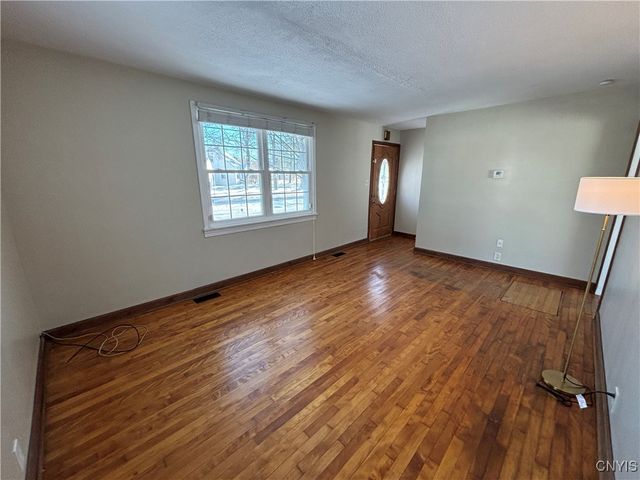 7 Parkwood Drive, Dewitt, NY 13057