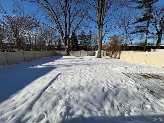 7 Parkwood Drive, Dewitt, NY 13057