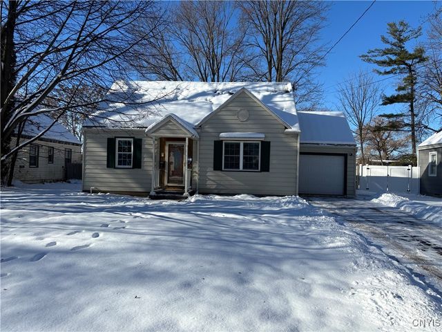 7 Parkwood Drive, Dewitt, NY 13057