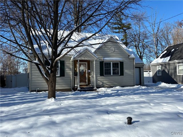 7 Parkwood Drive, Dewitt, NY 13057