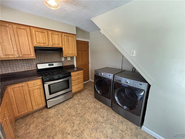 7 Parkwood Drive, Dewitt, NY 13057