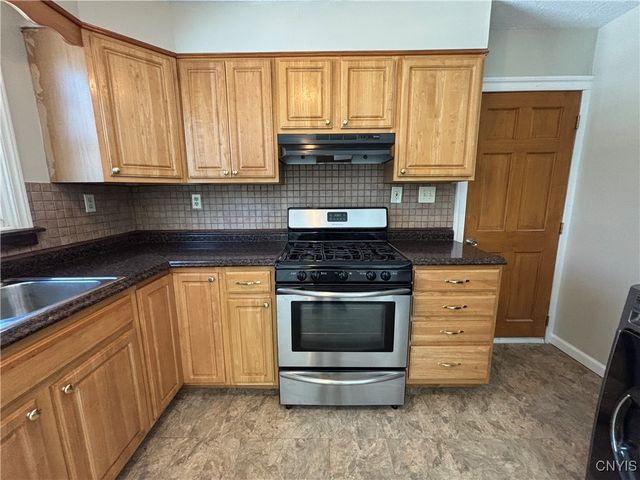 7 Parkwood Drive, Dewitt, NY 13057