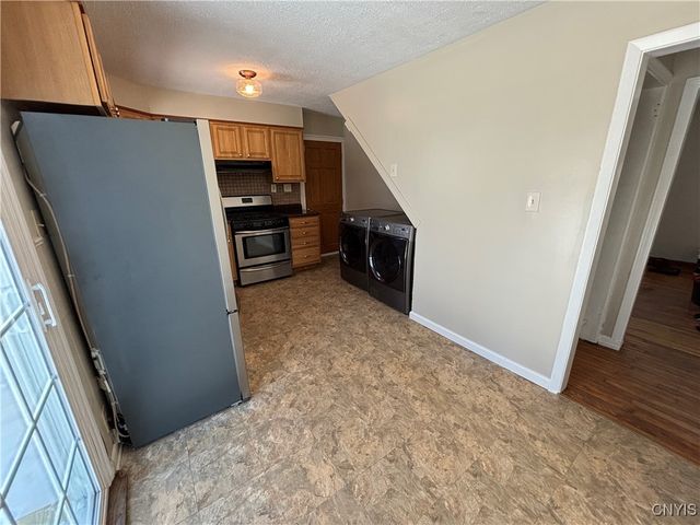 7 Parkwood Drive, Dewitt, NY 13057