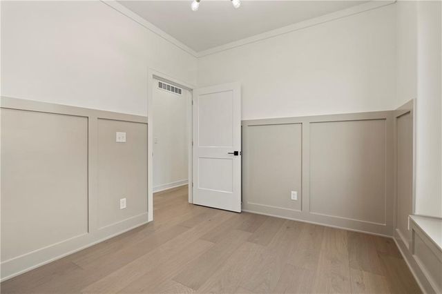 2008 NE Bluestone Drive, Lee's Summit, MO 64064