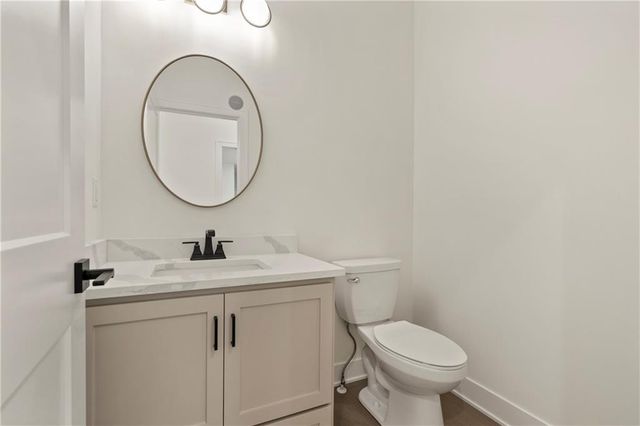 2008 NE Bluestone Drive, Lee's Summit, MO 64064