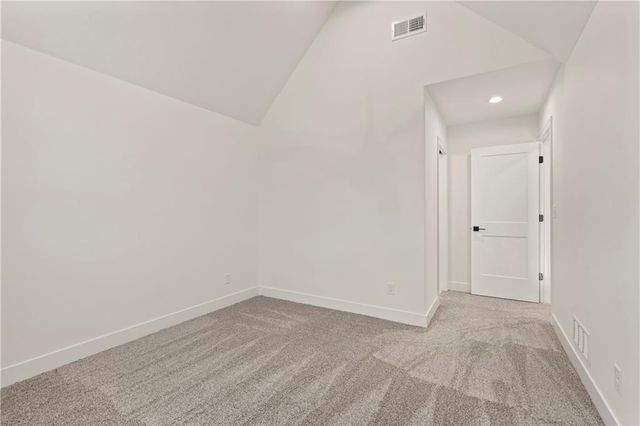 2008 NE Bluestone Drive, Lee's Summit, MO 64064