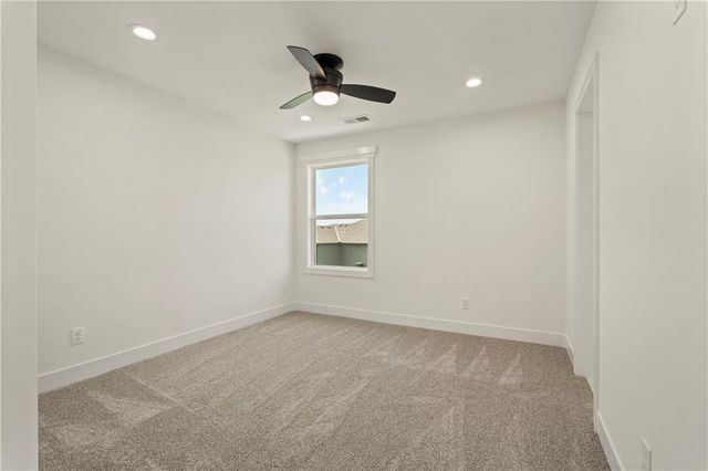 2008 NE Bluestone Drive, Lee's Summit, MO 64064