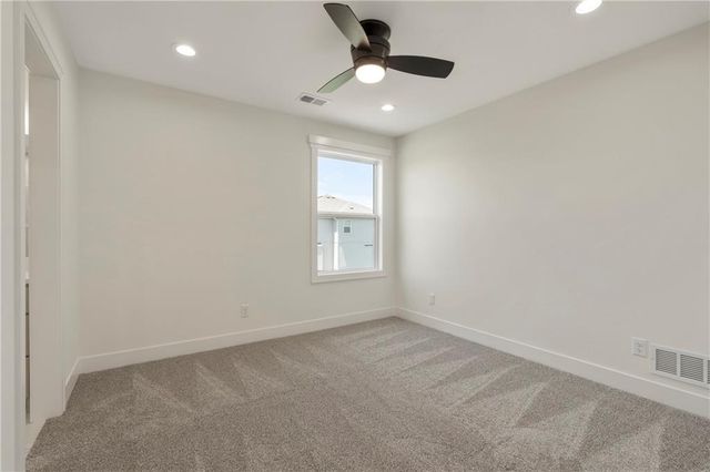 2008 NE Bluestone Drive, Lee's Summit, MO 64064