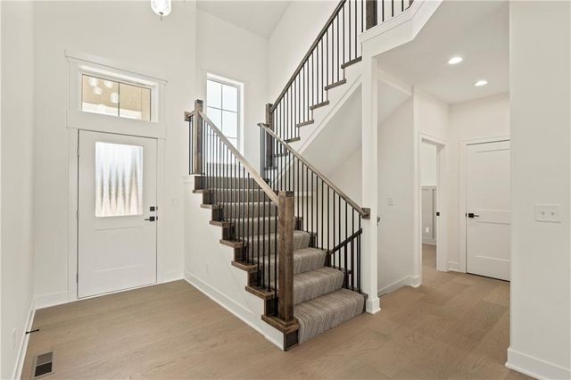 2008 NE Bluestone Drive, Lee's Summit, MO 64064