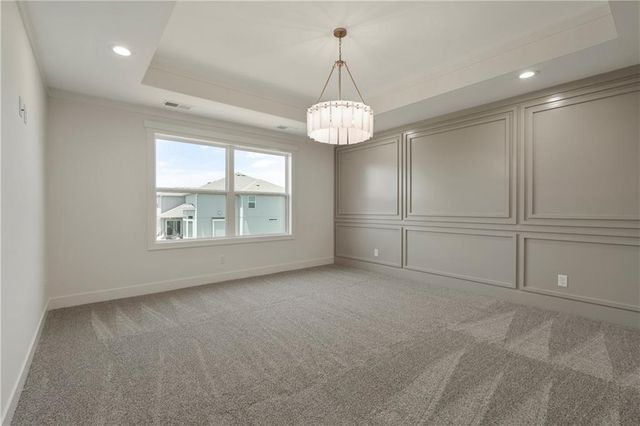 2008 NE Bluestone Drive, Lee's Summit, MO 64064