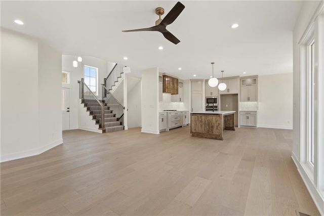 2008 NE Bluestone Drive, Lee's Summit, MO 64064