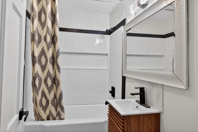 130 Virginia Avenue, Versailles, KY 40383