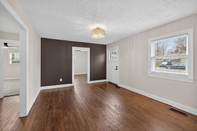 130 Virginia Avenue, Versailles, KY 40383