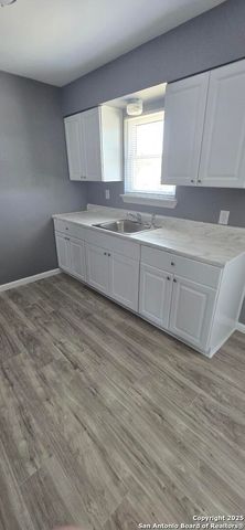 1040 Clower, San Antonio, TX 78201