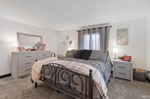 3395 W Crystal Lake Road, Warsaw, IN 46580