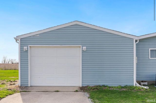 3395 W Crystal Lake Road, Warsaw, IN 46580