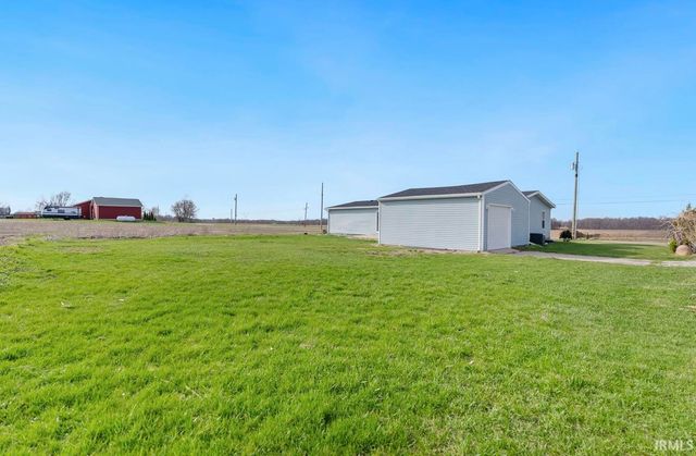 3395 W Crystal Lake Road, Warsaw, IN 46580