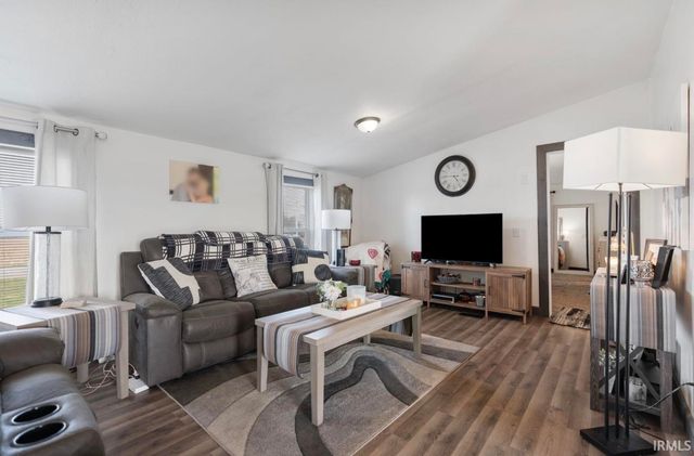 3395 W Crystal Lake Road, Warsaw, IN 46580