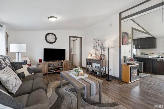 3395 W Crystal Lake Road, Warsaw, IN 46580