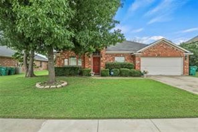 412 N Waterford Oaks Drive, Cedar Hill, TX 75104