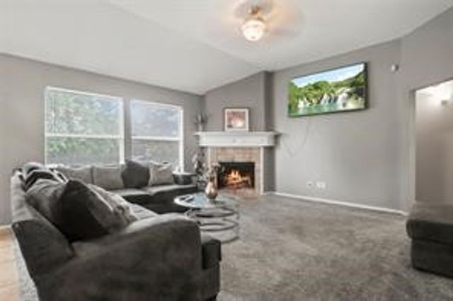 412 N Waterford Oaks Drive, Cedar Hill, TX 75104